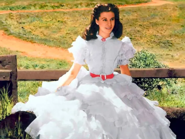 Vivien Leigh as Scarlett in a gown with large sleeves and a full skirt
